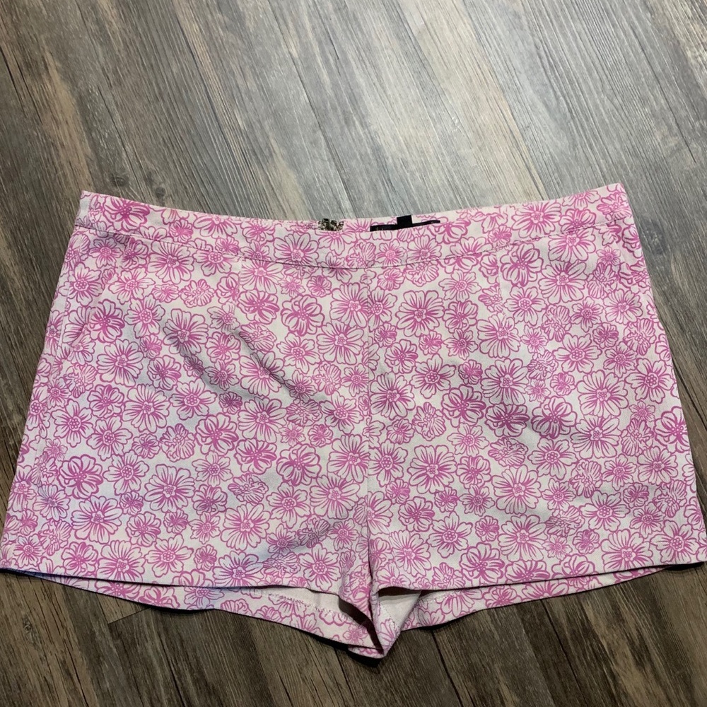 Floral shorts - size L